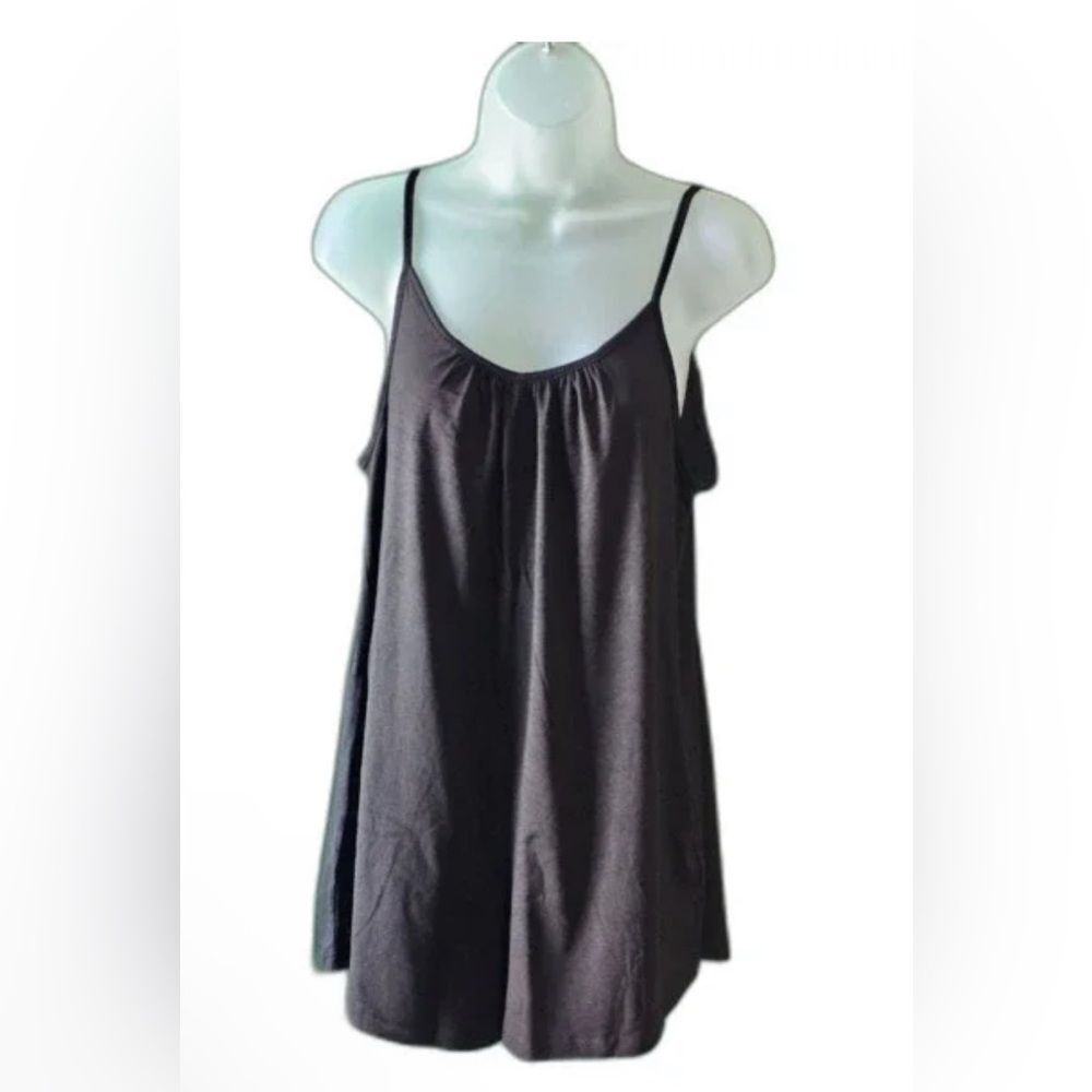 Women’s Black Sleeveless Scoop-Neck Romper - Picture 3 of 5